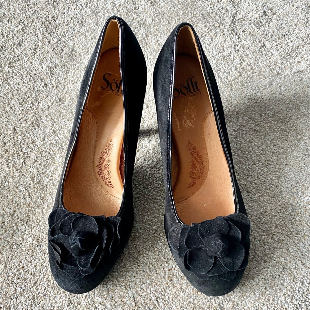 SOFFT Fiorella Black Suede Floral Size 8.5